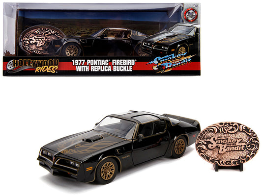 1977 Pontiac Firebird Trans Am Black with Replica Buckle "Smokey and the Bandit" (1977) Movie "Hollywood Rides" Series 1/24 Diecast Model Car