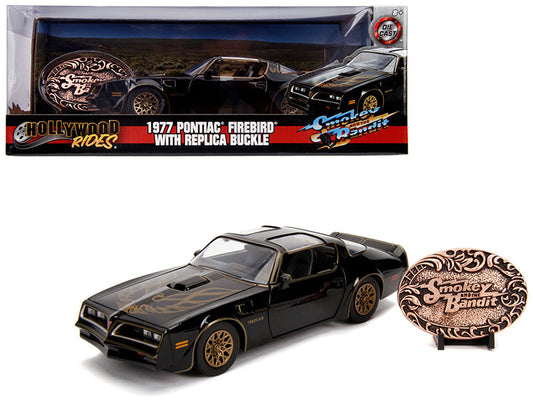 1977 Pontiac Firebird Trans Am Black with Replica Buckle "Smokey and the Bandit" (1977) Movie "Hollywood Rides" Series 1/24 Diecast Model Car