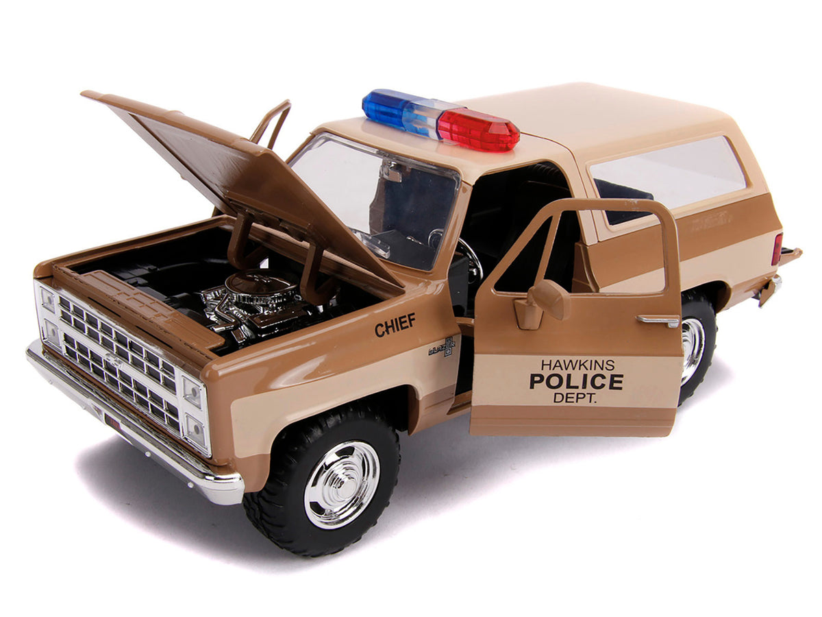 Hopper's Chevrolet Blazer with Police Badge "Hawkins Police Dept." "Stranger Things" (2016) TV Series 1/24 Diecast Model Car