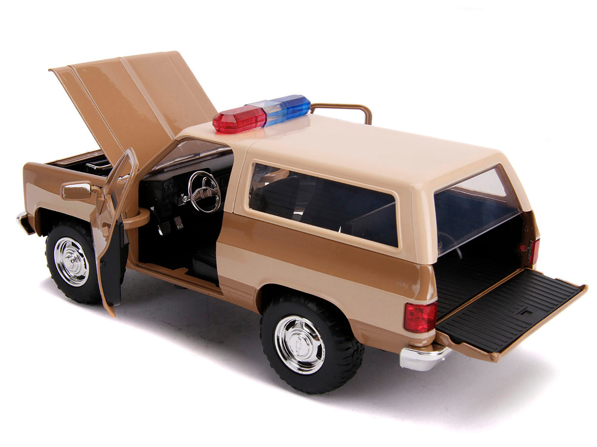 Hopper's Chevrolet Blazer with Police Badge "Hawkins Police Dept." "Stranger Things" (2016) TV Series 1/24 Diecast Model Car