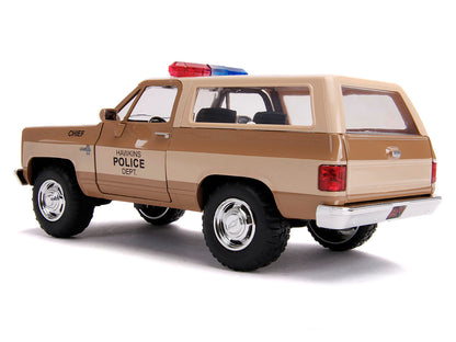 Hopper's Chevrolet Blazer with Police Badge "Hawkins Police Dept." "Stranger Things" (2016) TV Series 1/24 Diecast Model Car