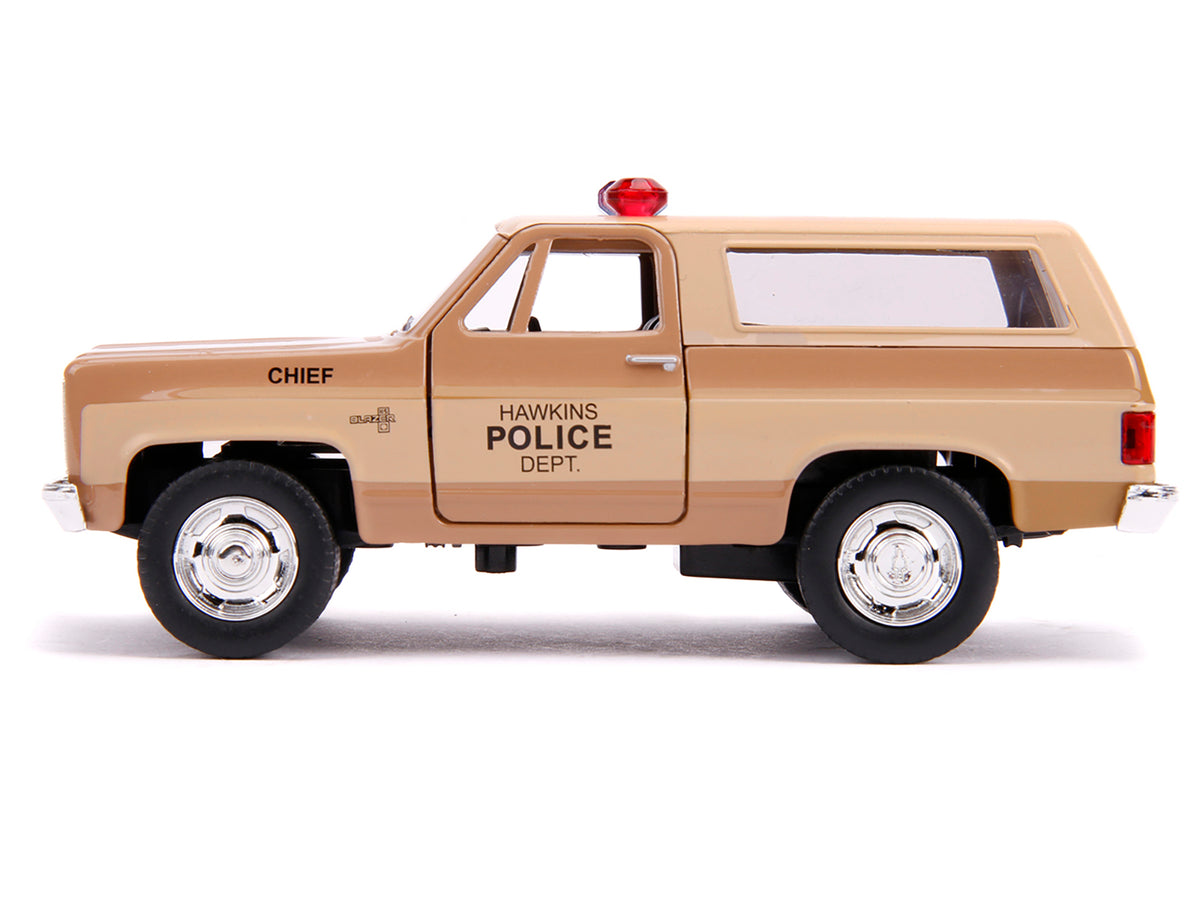 Hopper's Chevrolet Blazer "Hawkins Police Dept." "Stranger Things" (2016) TV Series "Hollywood Rides" 1/32 Diecast Model Car