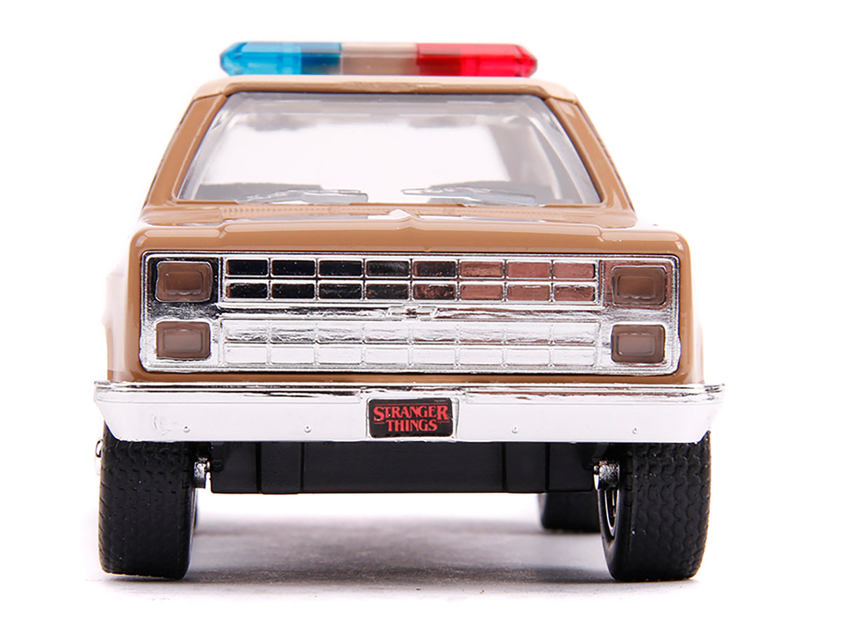Hopper's Chevrolet Blazer "Hawkins Police Dept." "Stranger Things" (2016) TV Series "Hollywood Rides" 1/32 Diecast Model Car