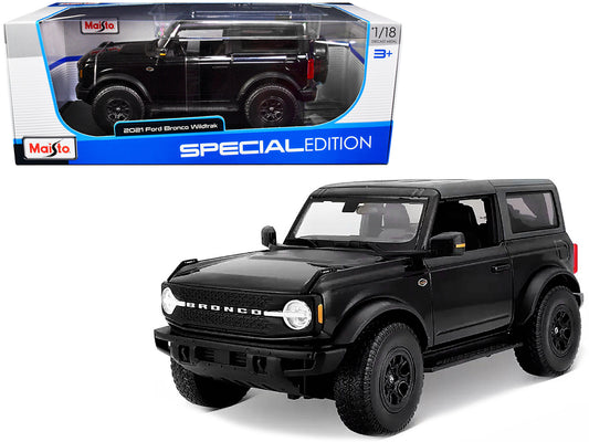 2021 Ford Bronco Wildtrak Black Metallic with Dark Gray Top "Special Edition" 1/18 Diecast Model Car