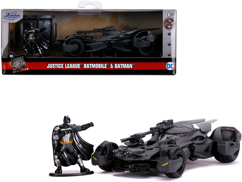 2017 Batmobile with Diecast Batman Figurine "Justice League" (2017) Movie "DC Comics" "Hollywood Rides" Series 1/32 Diecast Model Car