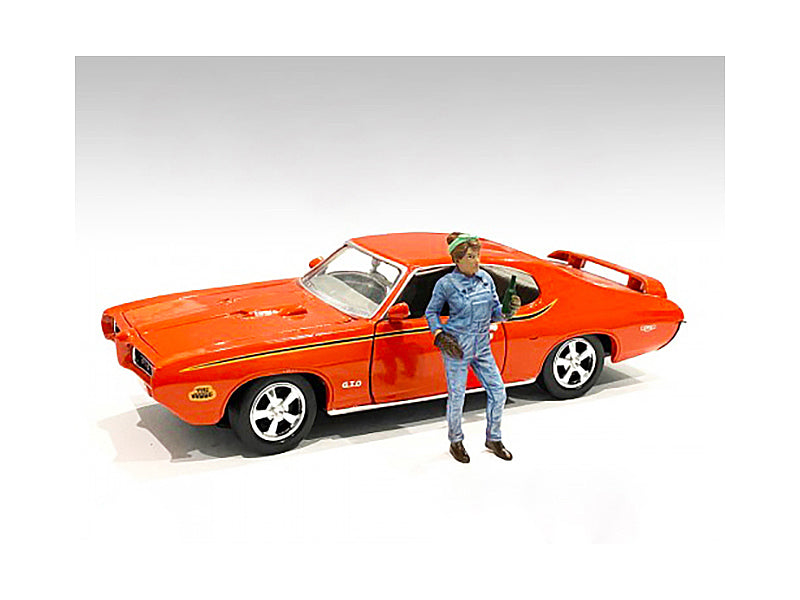 Retro Female Mechanic IV Figurine for 1/24 Scale Models