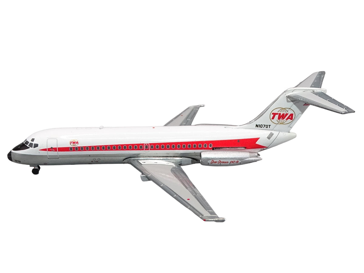 McDonnell Douglas DC-9-15 Commercial Aircraft "Trans World Airlines" (N1070T) White with Red Stripes 1/400 Diecast Model