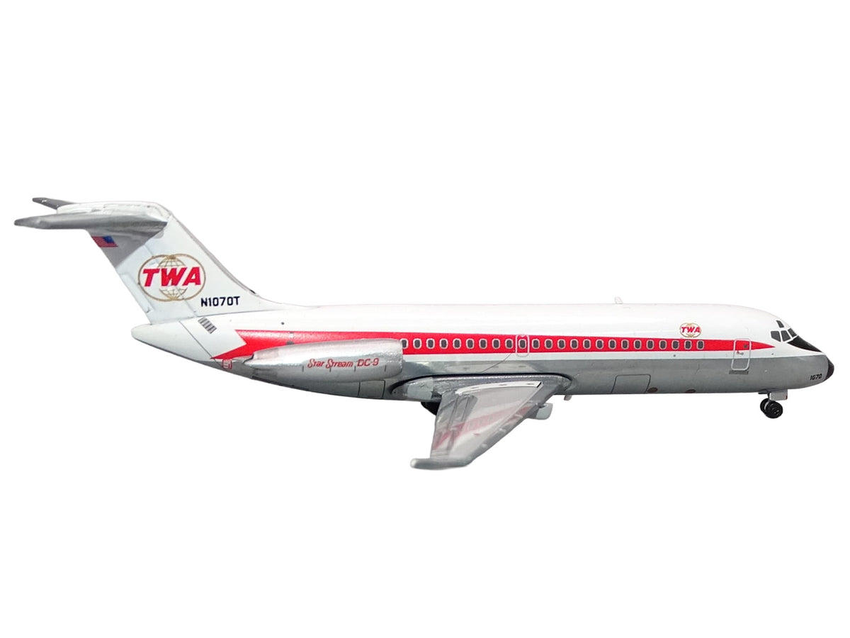 McDonnell Douglas DC-9-15 Commercial Aircraft "Trans World Airlines" (N1070T) White with Red Stripes 1/400 Diecast Model