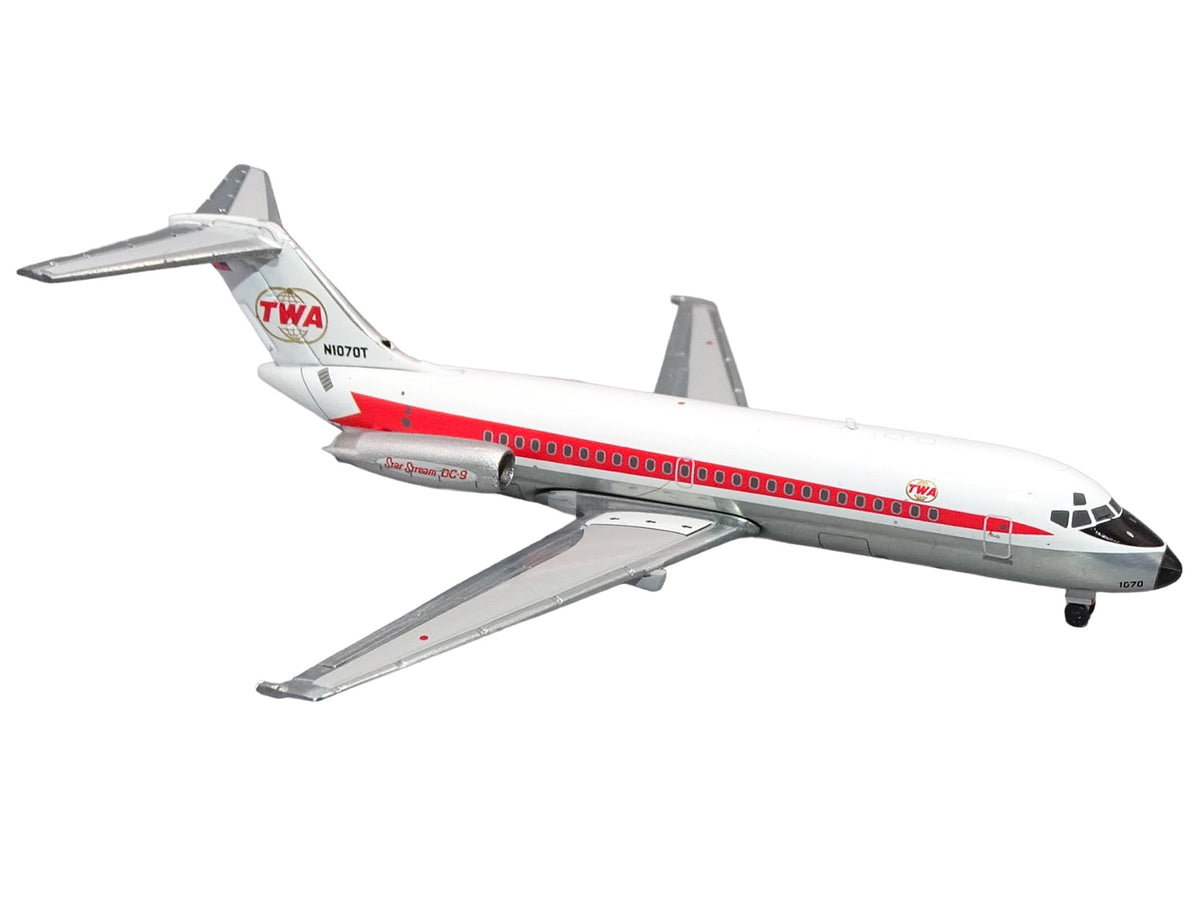 McDonnell Douglas DC-9-15 Commercial Aircraft "Trans World Airlines" (N1070T) White with Red Stripes 1/400 Diecast Model