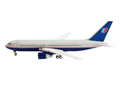Boeing 767-200ER Commercial Aircraft "United Airlines" (N609UA) Gray with Blue Tail 1/400 Diecast Model