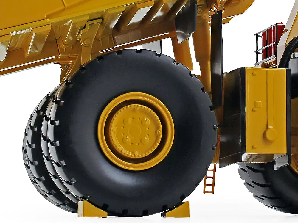 Komatsu 980E-AT Dump Truck 1/50 Diecast Model