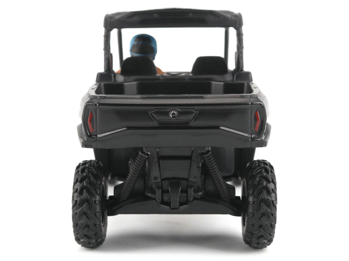 Can-Am Commander XT 1000R Matt Black with Driver Figure 1/32 Diecast Model