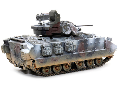 United States M2A3 Bradley IFV (Infantry Fighting Vehicle) Camouflage (Snowy Version) "NEO Dragon Armor" Series 1/72 Plastic Model