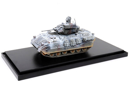 United States M2A3 Bradley IFV (Infantry Fighting Vehicle) Camouflage (Snowy Version) "NEO Dragon Armor" Series 1/72 Plastic Model
