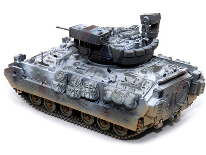 United States M2A3 Bradley IFV (Infantry Fighting Vehicle) Camouflage (Snowy Version) "NEO Dragon Armor" Series 1/72 Plastic Model