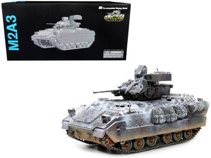 United States M2A3 Bradley IFV (Infantry Fighting Vehicle) Camouflage (Snowy Version) "NEO Dragon Armor" Series 1/72 Plastic Model