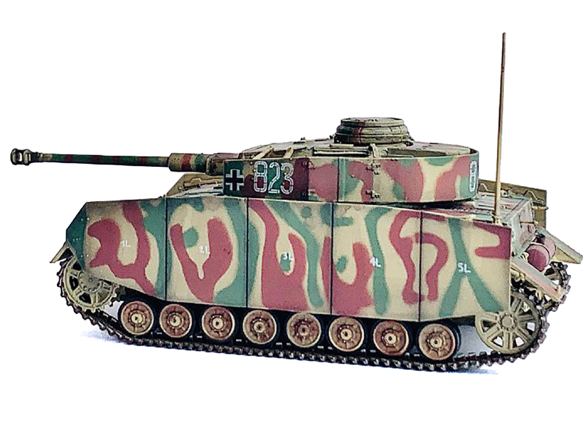 Germany Pz.Kpfw.IV Ausf.H with Schurzen Tank #823 "2.Pz.Div. Normandy" (1944) "NEO Dragon Armor" Series 1/72 Plastic Model