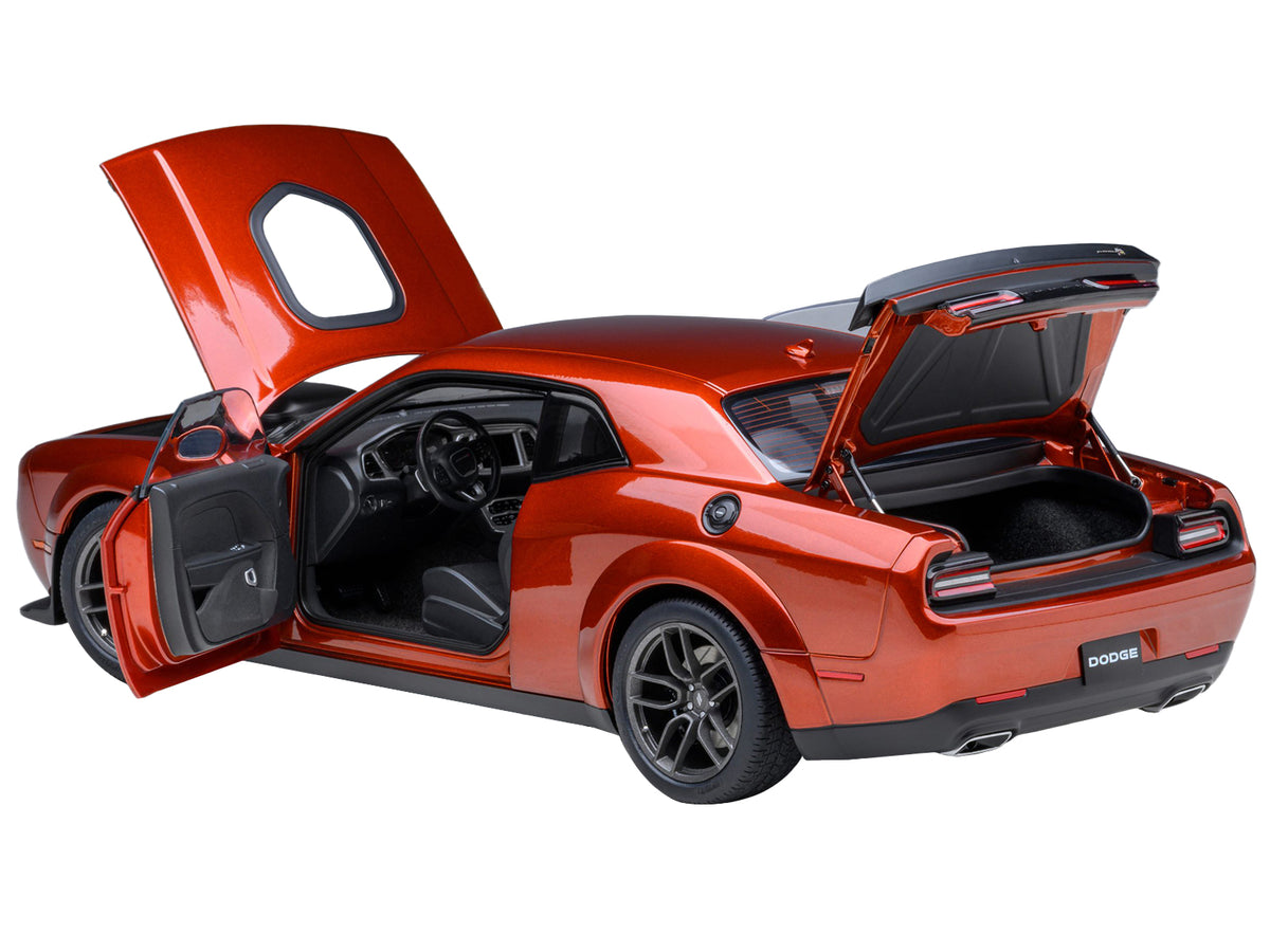 2022 Dodge Challenger R/T Scat Pack Widebody Sinamon Stick Orange 1/18 Model Car