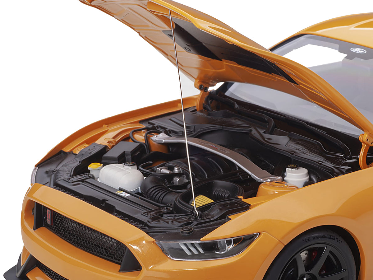 Ford Mustang Shelby GT-350R Orange Fury Metallic 1/18 Model Car