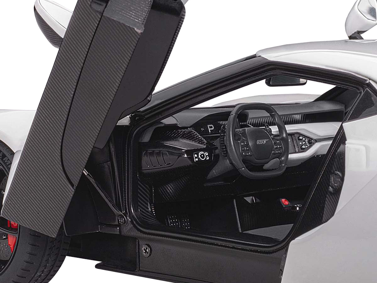 2017 Ford GT Frozen White 1/18 Model Car