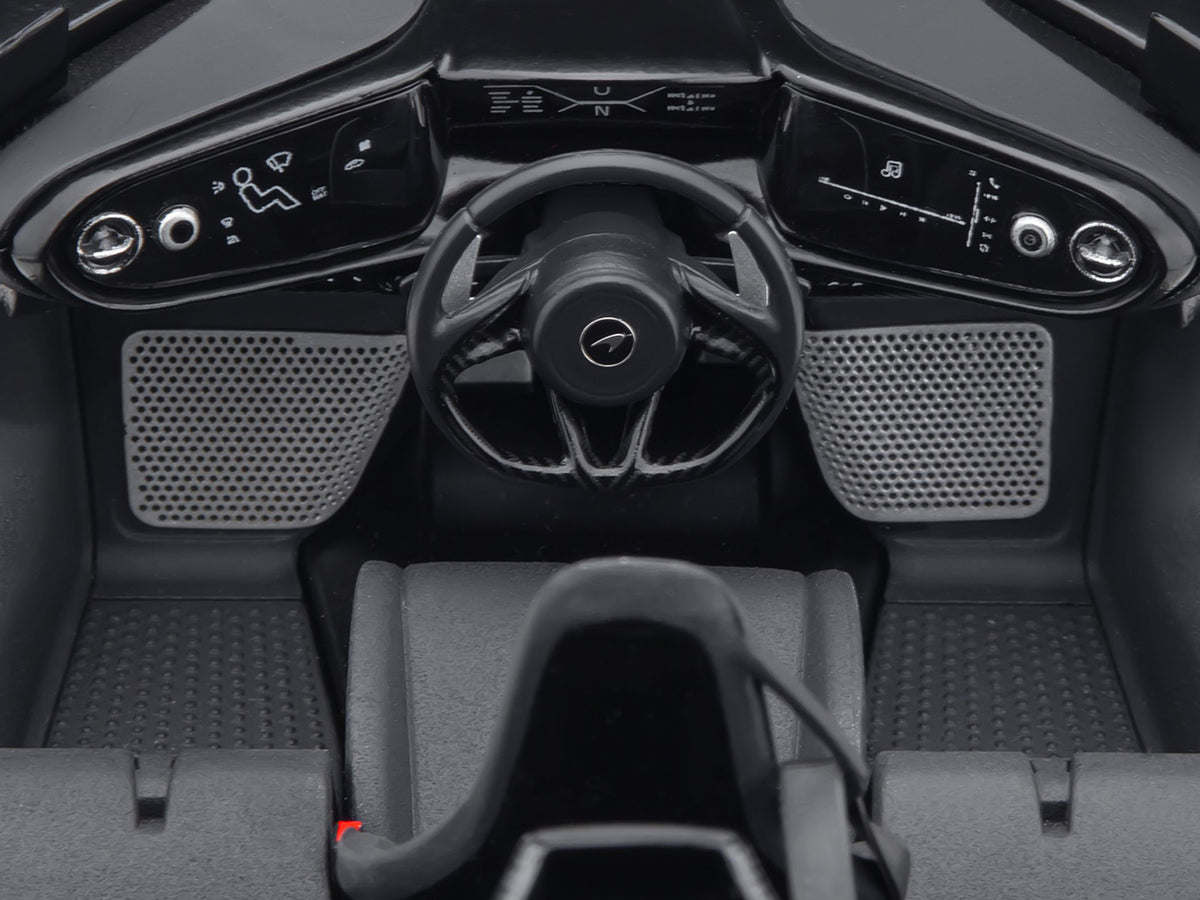 McLaren Speedtail Volcano Red Metallic with Black Top and Suitcase Accessories 1/18 Model Car