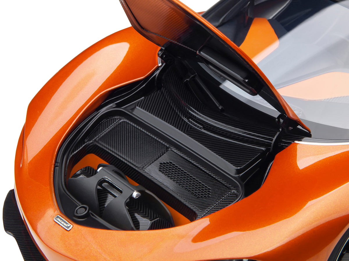 McLaren Speedtail Volcano Orange Metallic with Black Top and Suitcase Accessories 1/18 Model Car