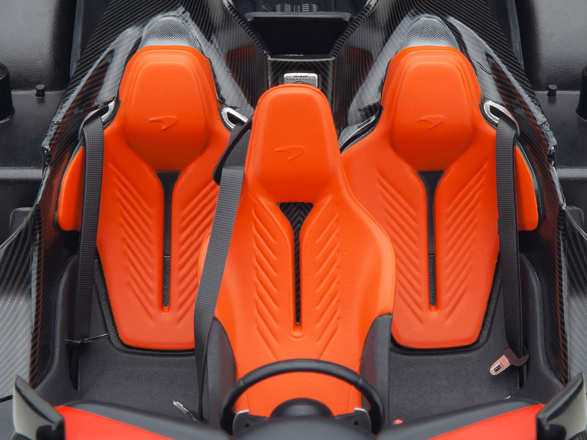 McLaren Speedtail Volcano Orange Metallic with Black Top and Suitcase Accessories 1/18 Model Car