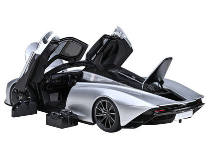 McLaren Speedtail Supernova Silver Metallic with Black Top and Suitcase Accessories 1/18 Model Car