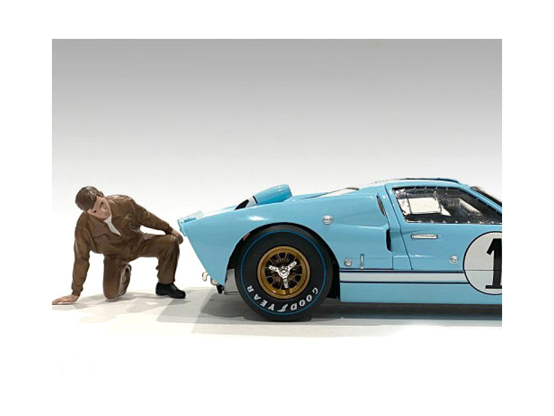 "Race Day 1" Figurine IV for 1/18 Scale Models