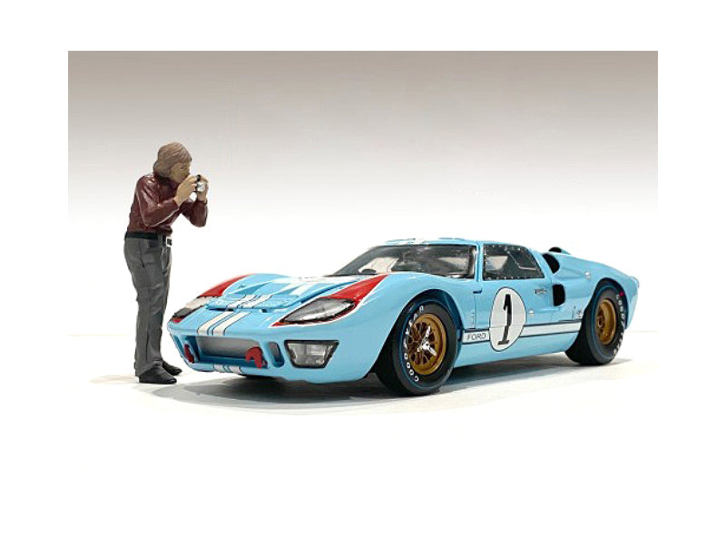 "Race Day 1" Figurine II for 1/24 Scale Models