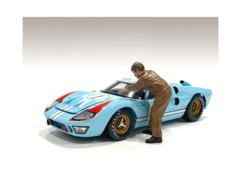 "Race Day 1" Figurine V for 1/24 Scale Models
