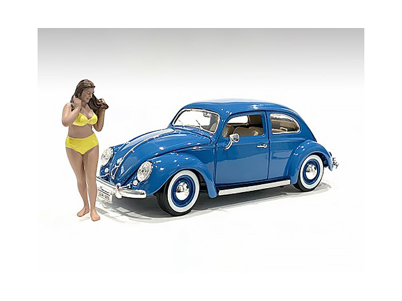 Beach Girl Amy Figurine for 1/24 Scale Models