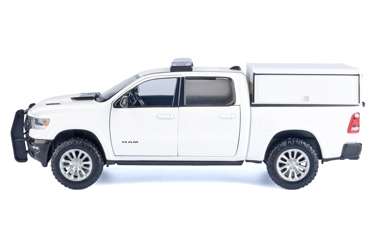 2019 RAM 1500 Laramie Crew Cab Pickup Truck with Truck Bed Camper White "Custom Builder's Kit" Series 1/24-1/27 Diecast Model Car