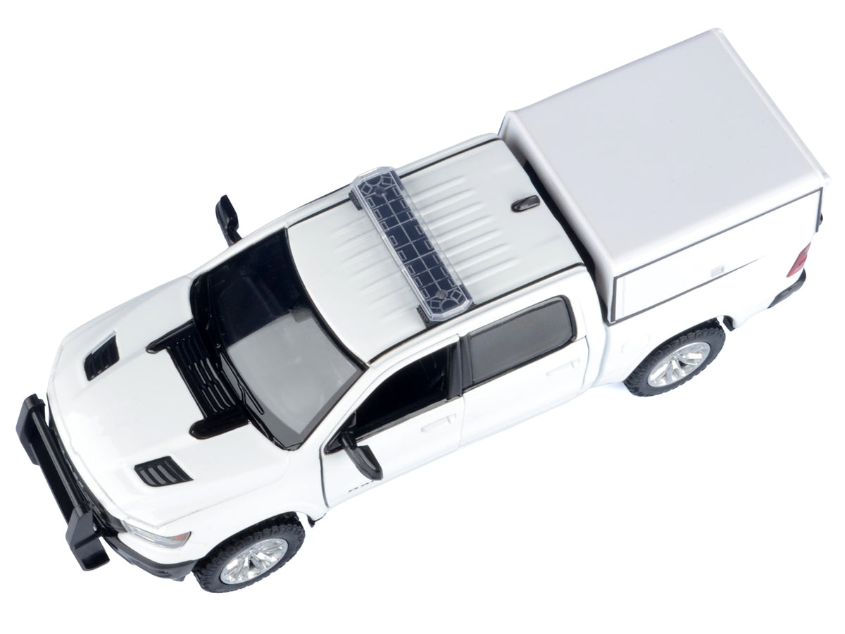 2019 RAM 1500 Laramie Crew Cab Pickup Truck with Truck Bed Camper White "Custom Builder's Kit" Series 1/24-1/27 Diecast Model Car