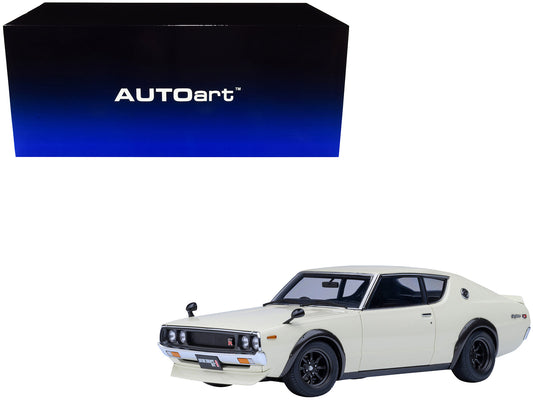 Nissan Skyline 2000GT-R (KPGC110) Tuned Version RHD (Right Hand Drive) White 1/18 Model Car