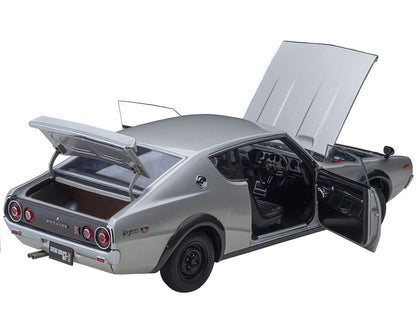 Nissan Skyline 2000GT-R (KPGC110) RHD (Right Hand Drive) Silver Metallic 1/18 Model Car