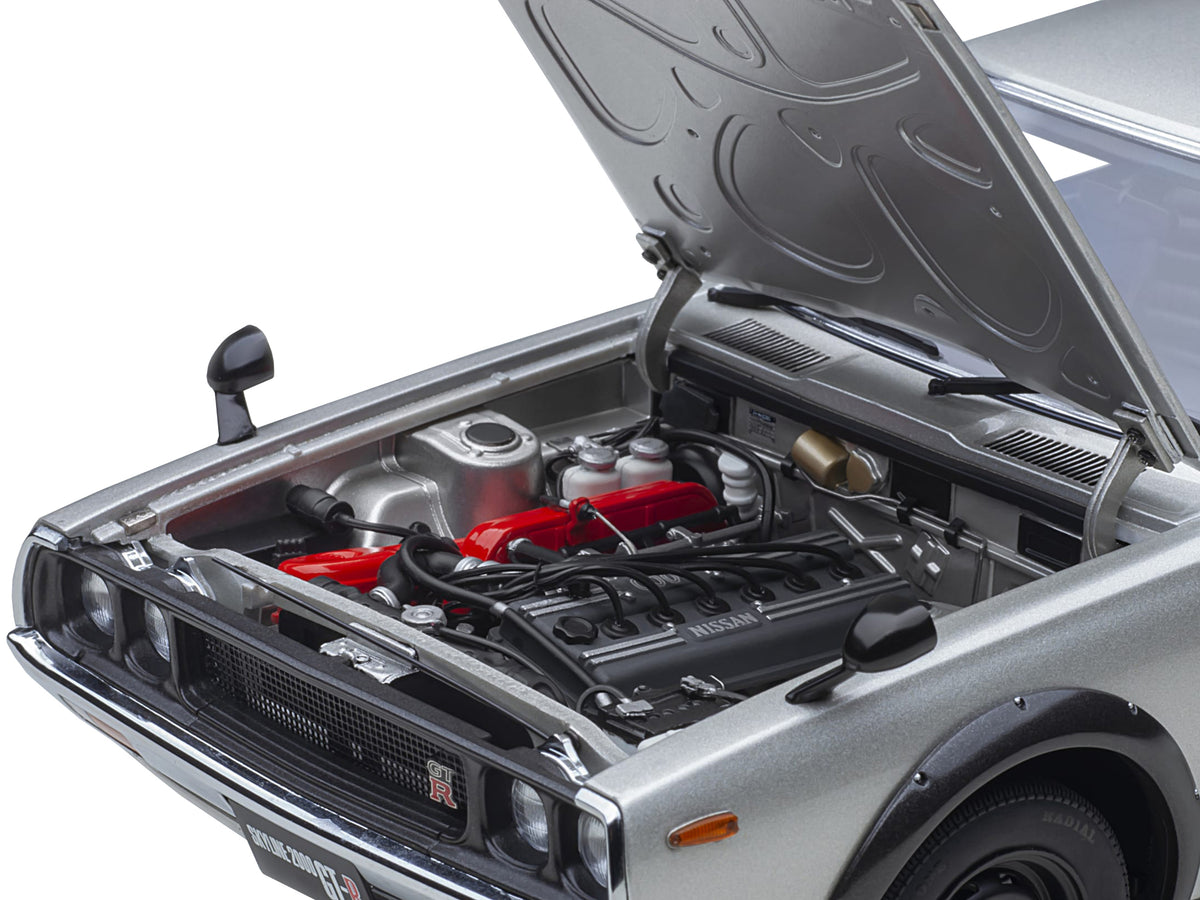Nissan Skyline 2000GT-R (KPGC110) RHD (Right Hand Drive) Silver Metallic 1/18 Model Car