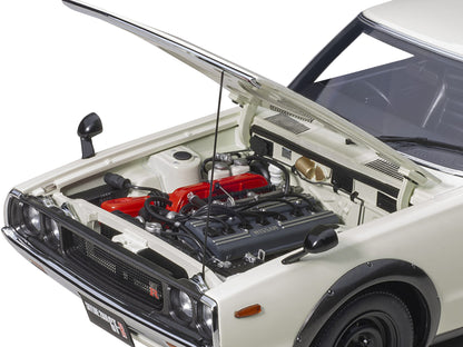 Nissan Skyline 2000GT-R (KPGC110) RHD (Right Hand Drive) White 1/18 Model Car