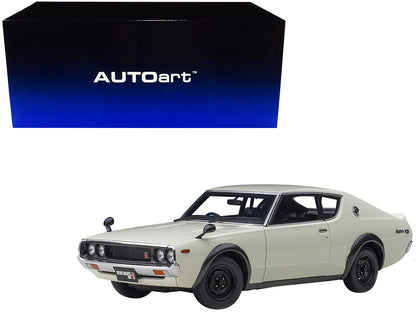 Nissan Skyline 2000GT-R (KPGC110) RHD (Right Hand Drive) White 1/18 Model Car