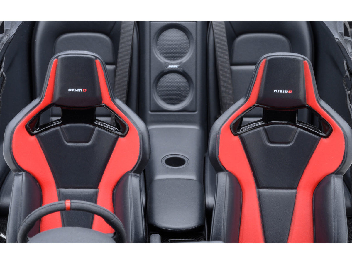 2022 Nissan GT-R (R35) Nismo Special Edition RHD (Right Hand Drive) Vibrant Red with Carbon Hood and Top 1/18 Model Car