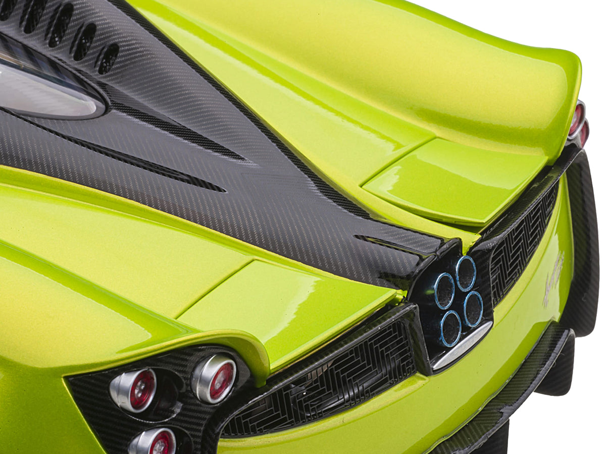 Pagani Huayra Roadster Verde Firenze Green Metallic and Carbon with Luggage Set 1/18 Model Car