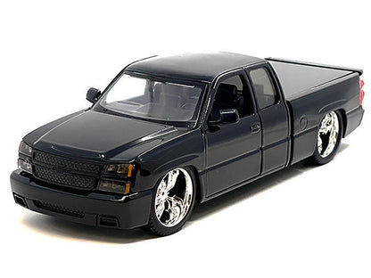 2006 Chevrolet Silverado Custom Pickup Truck Black "Die-Cast Collection" Series 1/25 Diecast Model Car