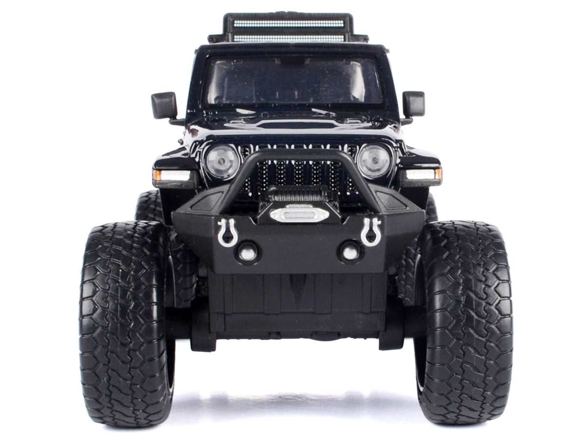 2021 Jeep Gladiator Rubicon Off-Road Pickup Truck Black with Matt Black Top "Off Road" Series 1/24-1/27 Diecast Model Car