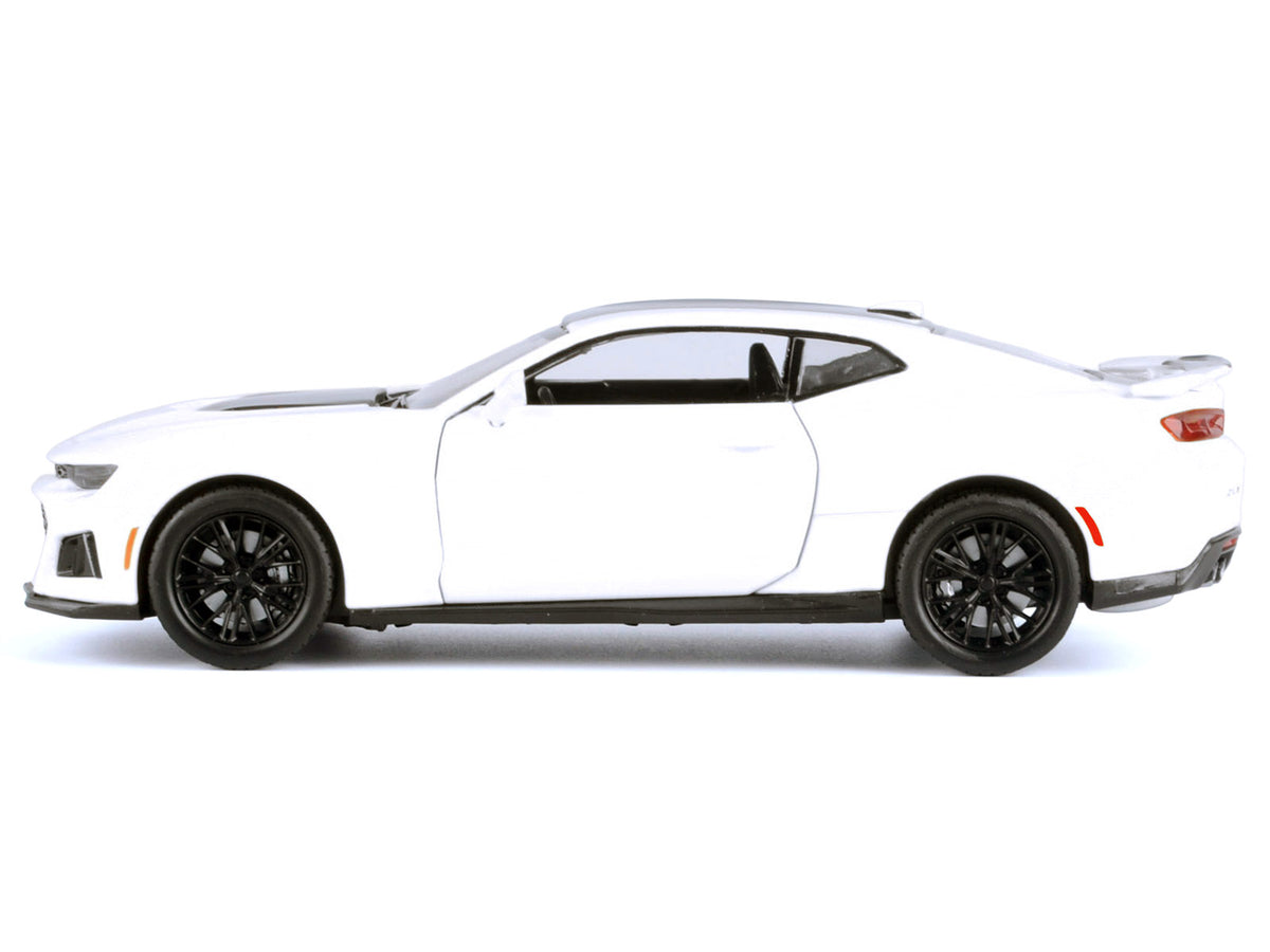 2017 Chevrolet Camaro ZL1 White 1/24 Diecast Model Car