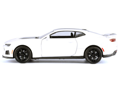 2017 Chevrolet Camaro ZL1 White 1/24 Diecast Model Car