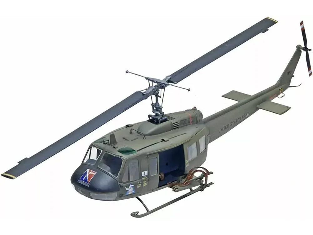 Level 4 Model Kit Bell UH-1D Iroquois "Huey" Gunship Helicopter 1/32 Scale Model