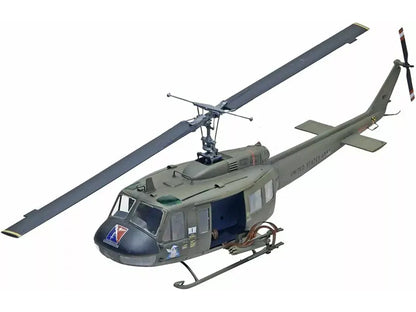 Level 4 Model Kit Bell UH-1D Iroquois "Huey" Gunship Helicopter 1/32 Scale Model
