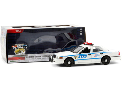 2011 Ford Crown Victoria Police Interceptor "New York City Police Department" (NYPD) White "Hot Pursuit" Series 1/24 Diecast Model Car