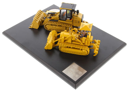 CAT Caterpillar 977D Traxcavator (Circa 1955-1960) and CAT Caterpillar 963K Track Loader (Current) with Operators "Evolution Series" 1/50 Diecast Models