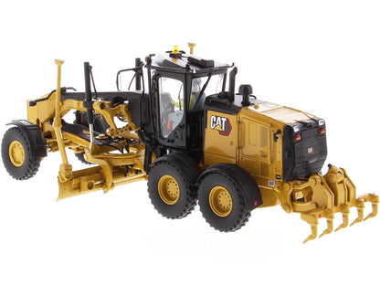CAT Caterpillar 150 Motor Grader with Operator "High Line Series" 1/50 Diecast Model